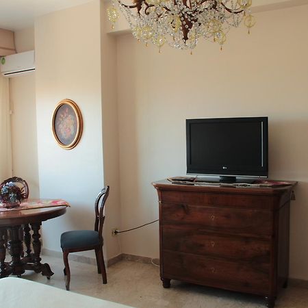 B.&B Margaret'S House Bed & Breakfast Milazzo Exterior photo