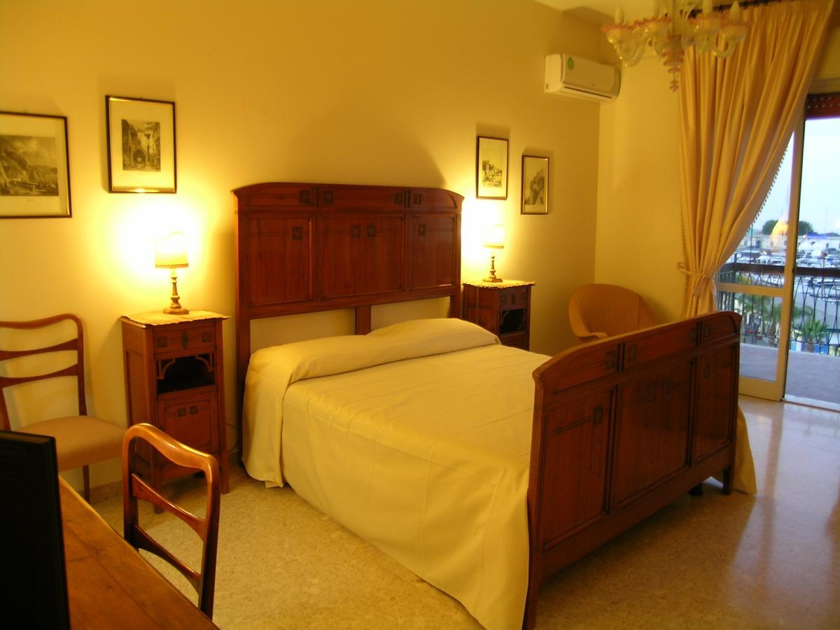B.&B Margaret'S House Bed & Breakfast Milazzo Exterior photo